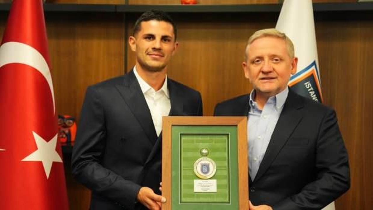 Başakşehir, Danijel Aleksic’i ağırladı