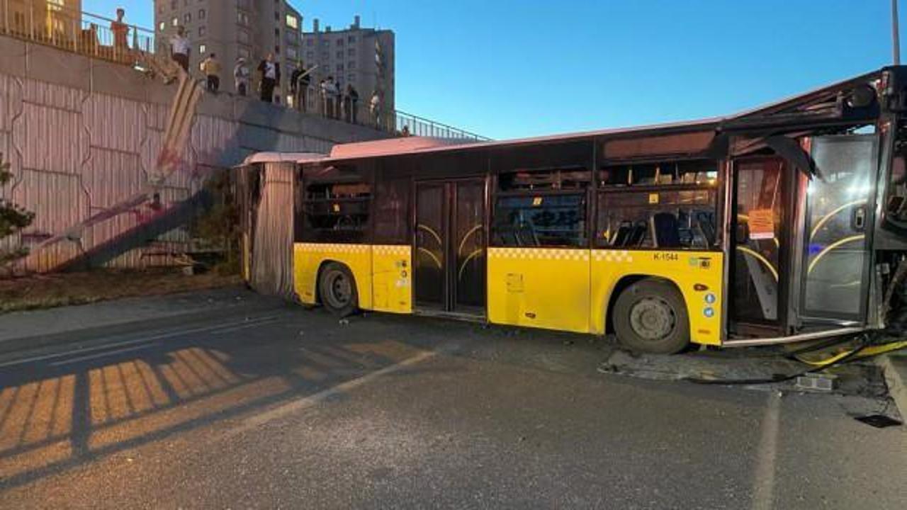 Başakşehir'de İETT otobüsü bariyerleri aştı, bağlantı yoluna düştü
