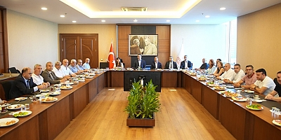 Başkan Adıgüzel, 17 Muhtarla Verimli Bir Toplantı Yaptı