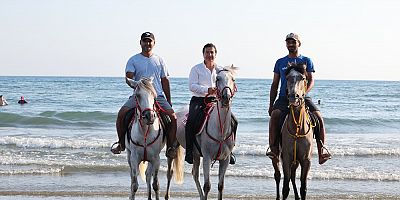 Başkan Aras Patara Plajında