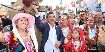 Başkan Aras Seydikemer’de Kültür Şenliği’ne Katıldı