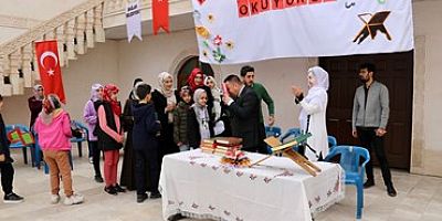 BAŞKAN BEYOĞLU, GELECEĞİN KUR’AN BÜLBÜLLERİNE KUR’ANI KERİM HEDİYE ETTİ 