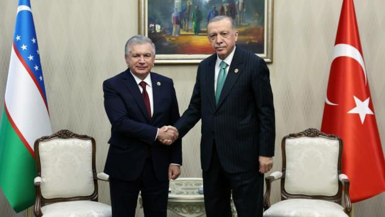 Başkan Erdoğan, Özbekistanlı mevkidaşı Mirziyoyev ile görüştü
