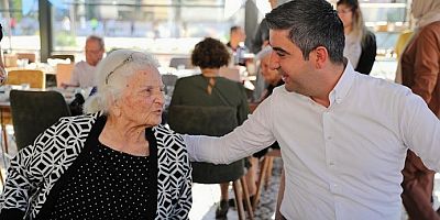 Başkan Gökhan Yüksel, 1 Ekim Dünya Yaşlılar Günü’nde Huzurevi Sakinlerini Unutmadı
