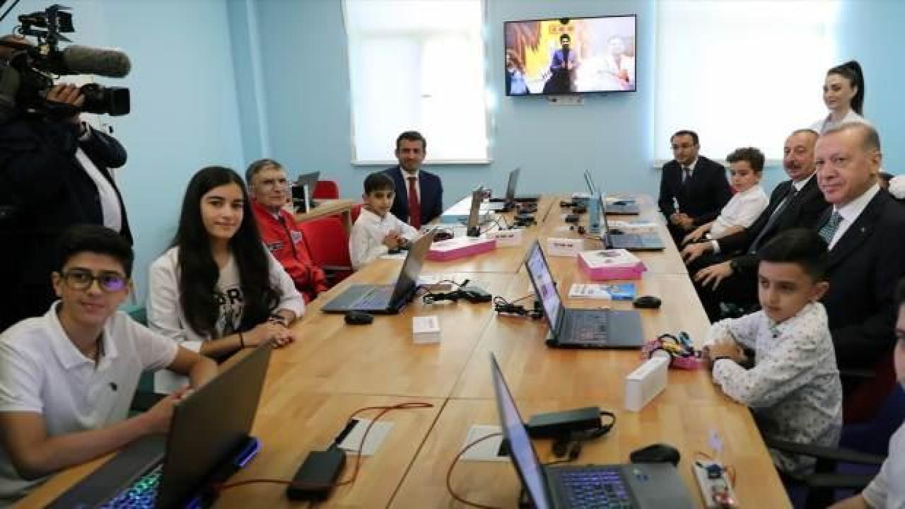 Başkan Recep Tayyip Erdoğan, Bakü'de iki merkezin açılışını yaptı