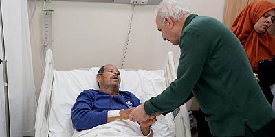 BAŞKAN YILDIRIM DEPREMZEDELERİ HASTANEDE ZİYARET ETTİ