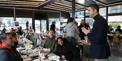 BAŞKAN YÜKSEL, KARTAL'DAKİ BEDEN EĞİTİMİ ÖĞRETMENLERİYLE BULUŞTU