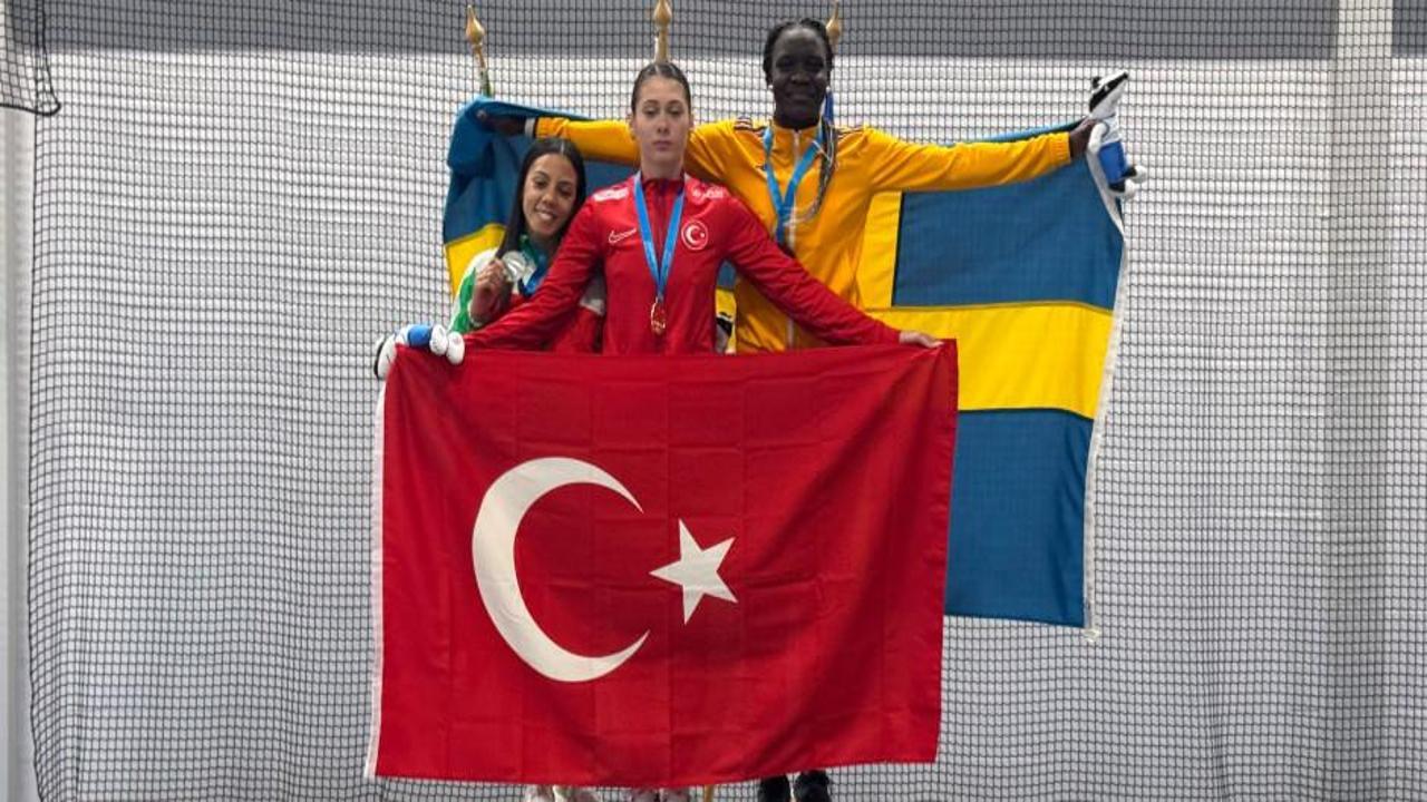 Bayrağımızı dalgalandırdı! Milli sporcumuz Avrupa şampiyonu