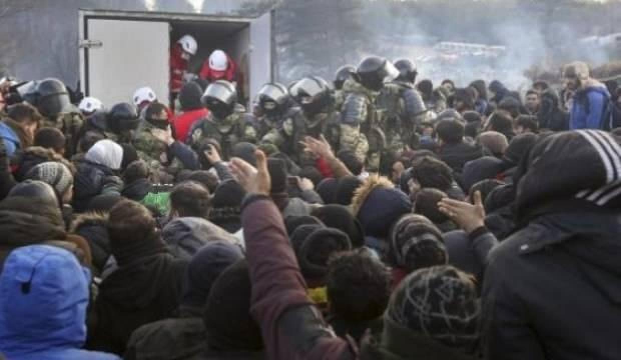 Belarus: Göçmenler kamptan ayrıldı