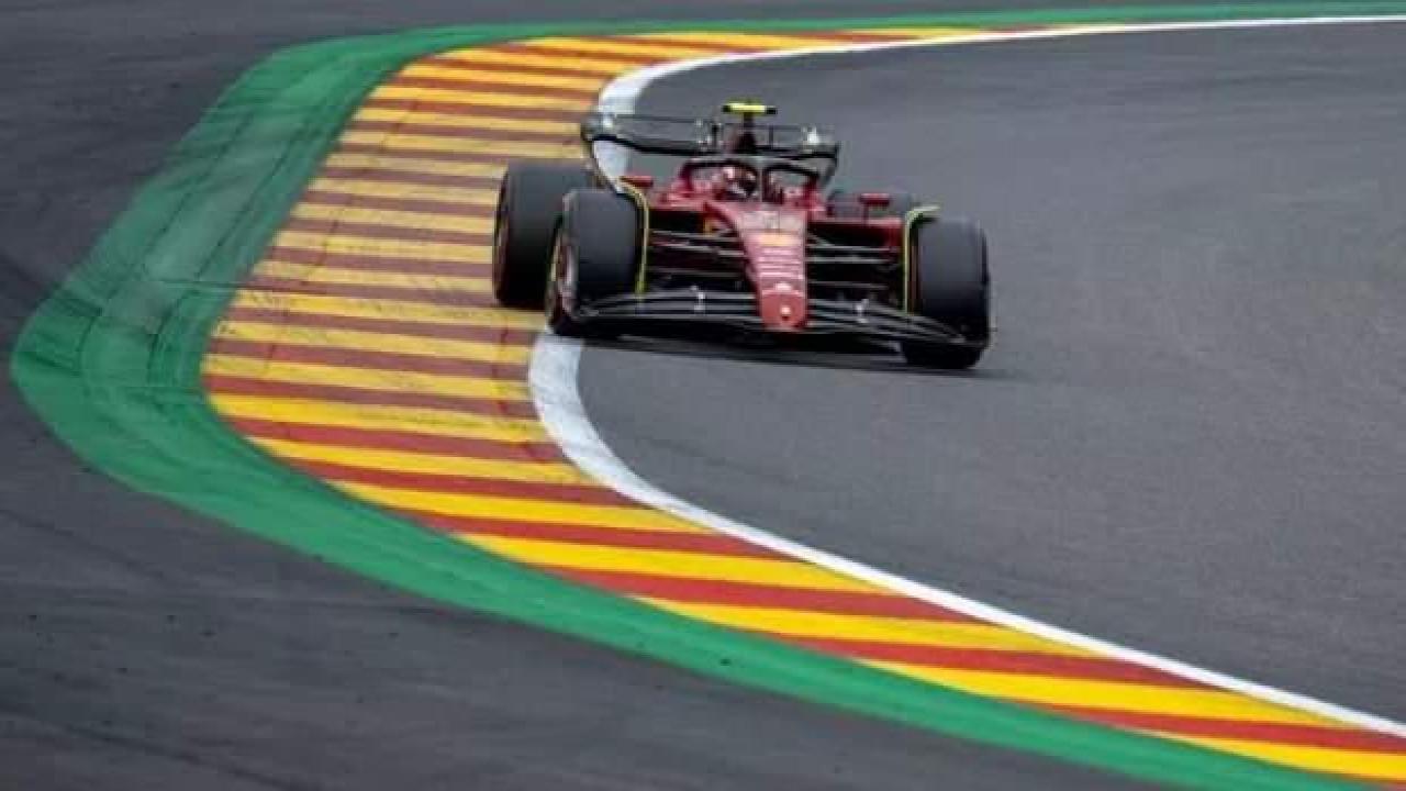 Belçika’da pole pozisyonu Carlos Sainz’ın!