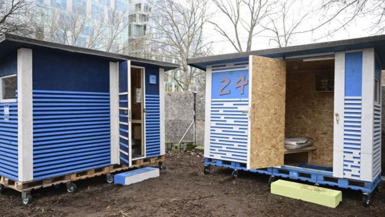 Berlin'de binlerce evsize 3 sokak kulübesi yapıldı