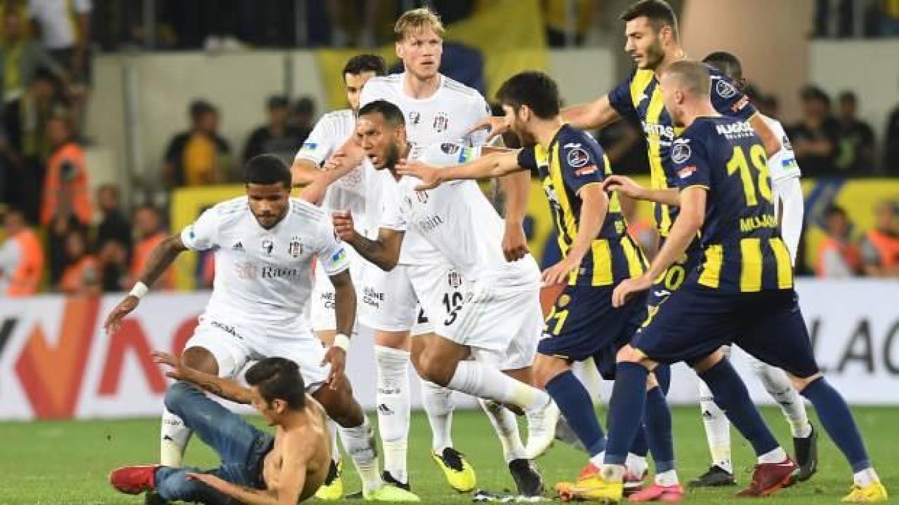 Beşiktaş kırmızı kart gören Josef için TFF'ye başvuracak!