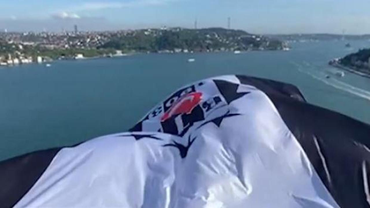 Beşiktaş'ın bayrağı boğazda dalgalanıyor