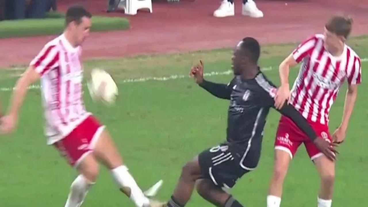 Beşiktaş'tan maç sonu 'kırmızı kart' tepkisi! 'Koleksiyona bunu da ekleyelim'