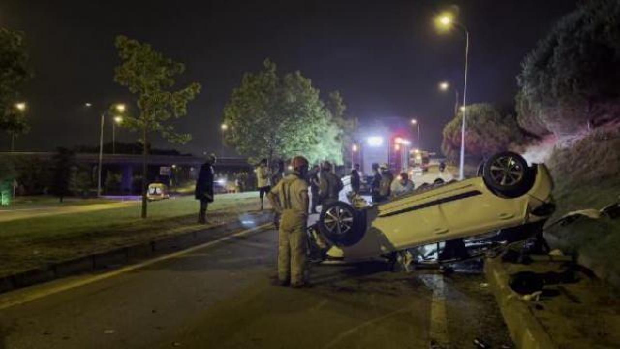 Beykoz'da takla atan otomobildeki 2 kişi yaralandı