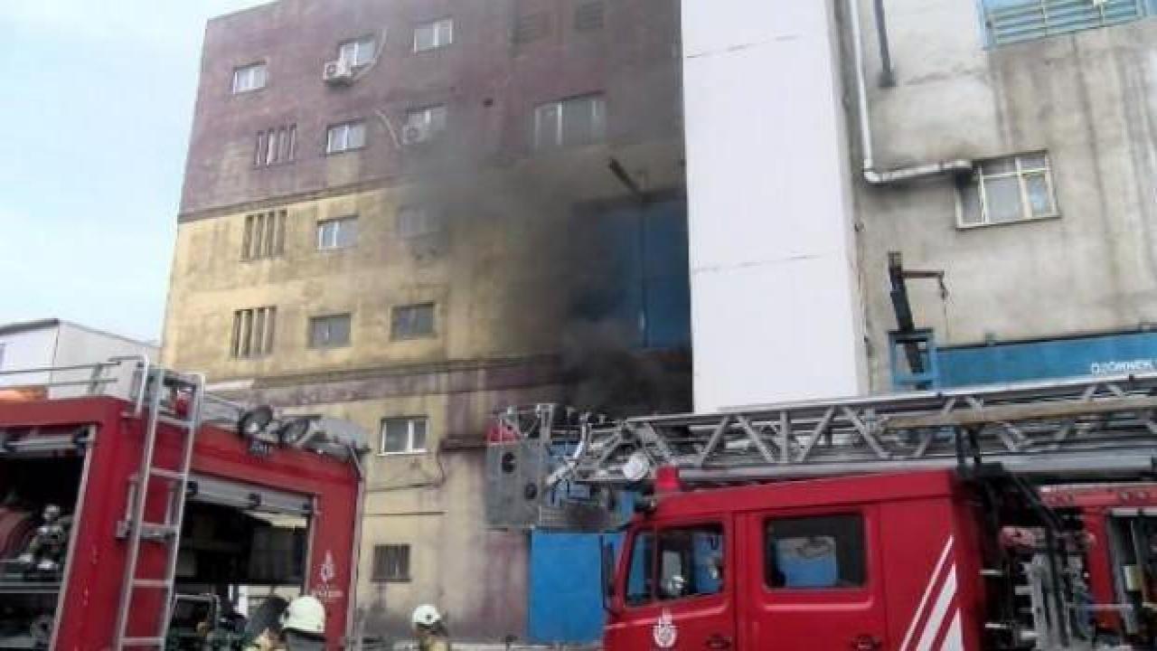 Beylikdüzü'nde fabrikada yangın