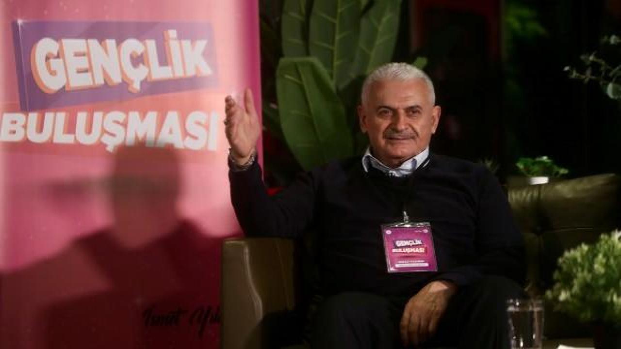 Binali Yıldırım'dan yurt dışında yaşamak isteyen gençlere: Davulun sesi uzaktan hoş gelir