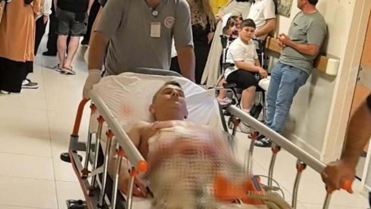 Bir hafta önce ayrıldığı fabrikadaki 2 arkadaşını bıçaklayıp kaçtı
