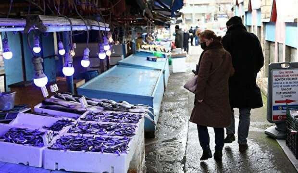 Bir haftadır yağan kar balık fiyatlarını uçurdu