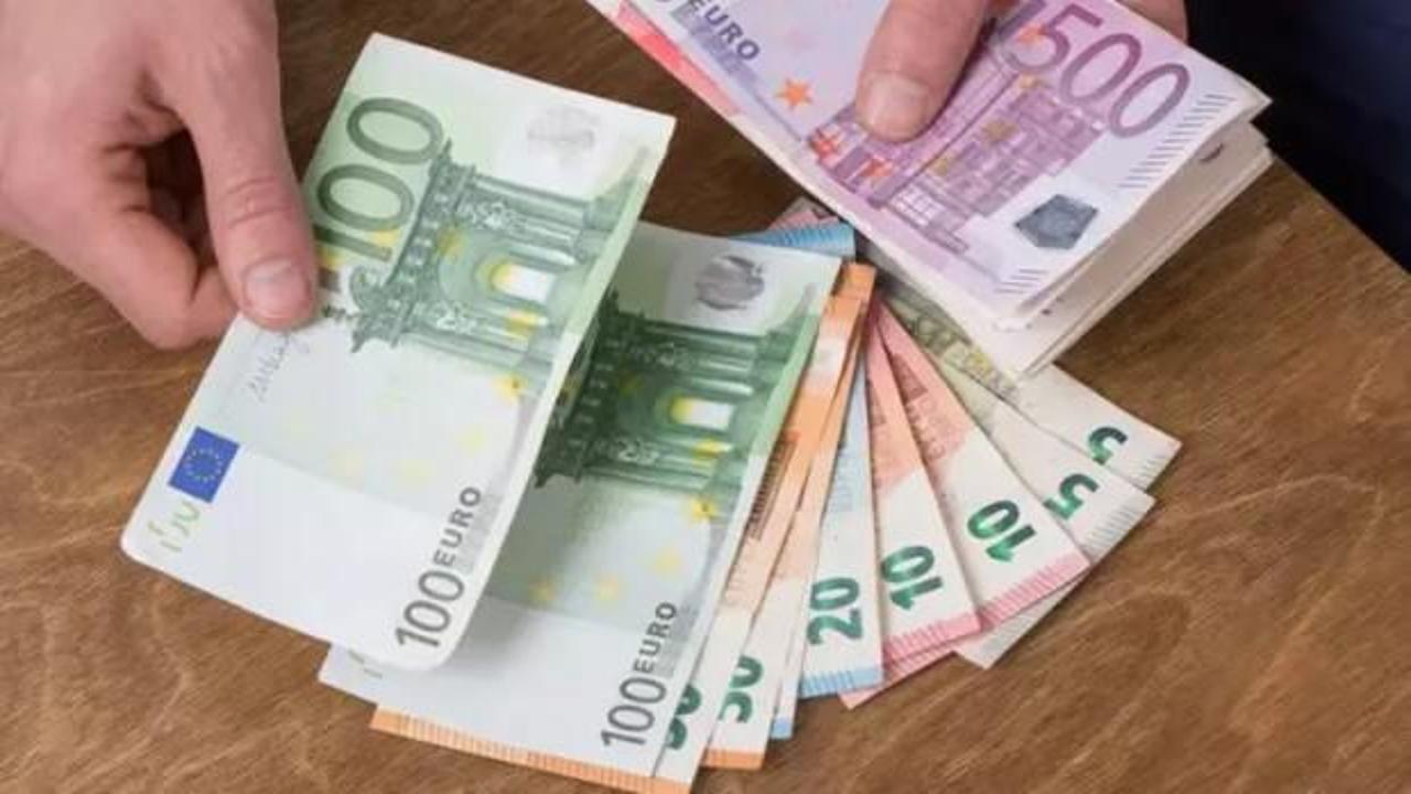 Bir ülke daha tamamen euro'ya geçme kararı aldı