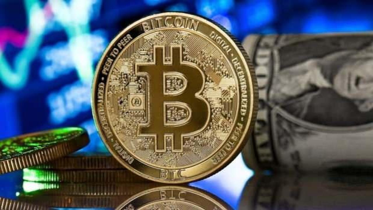 Bitcoin 10 ayın en düşük seviyesine geriledi