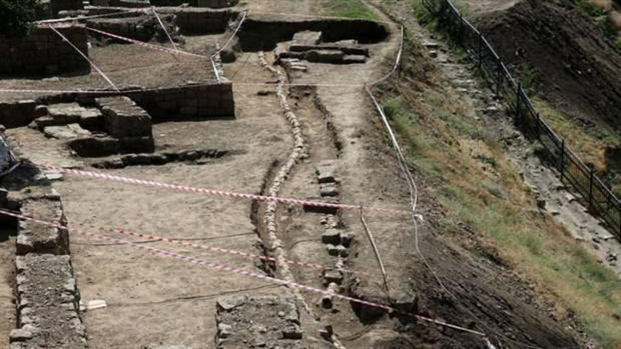Bitlis Kalesi'nde içme suyu şebekesi bulundu!