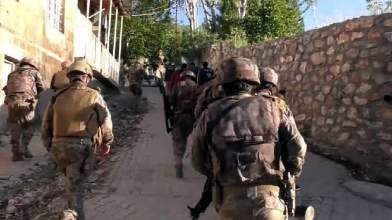 Bitlis'te 4 göçmen kaçakçısı tutuklandı