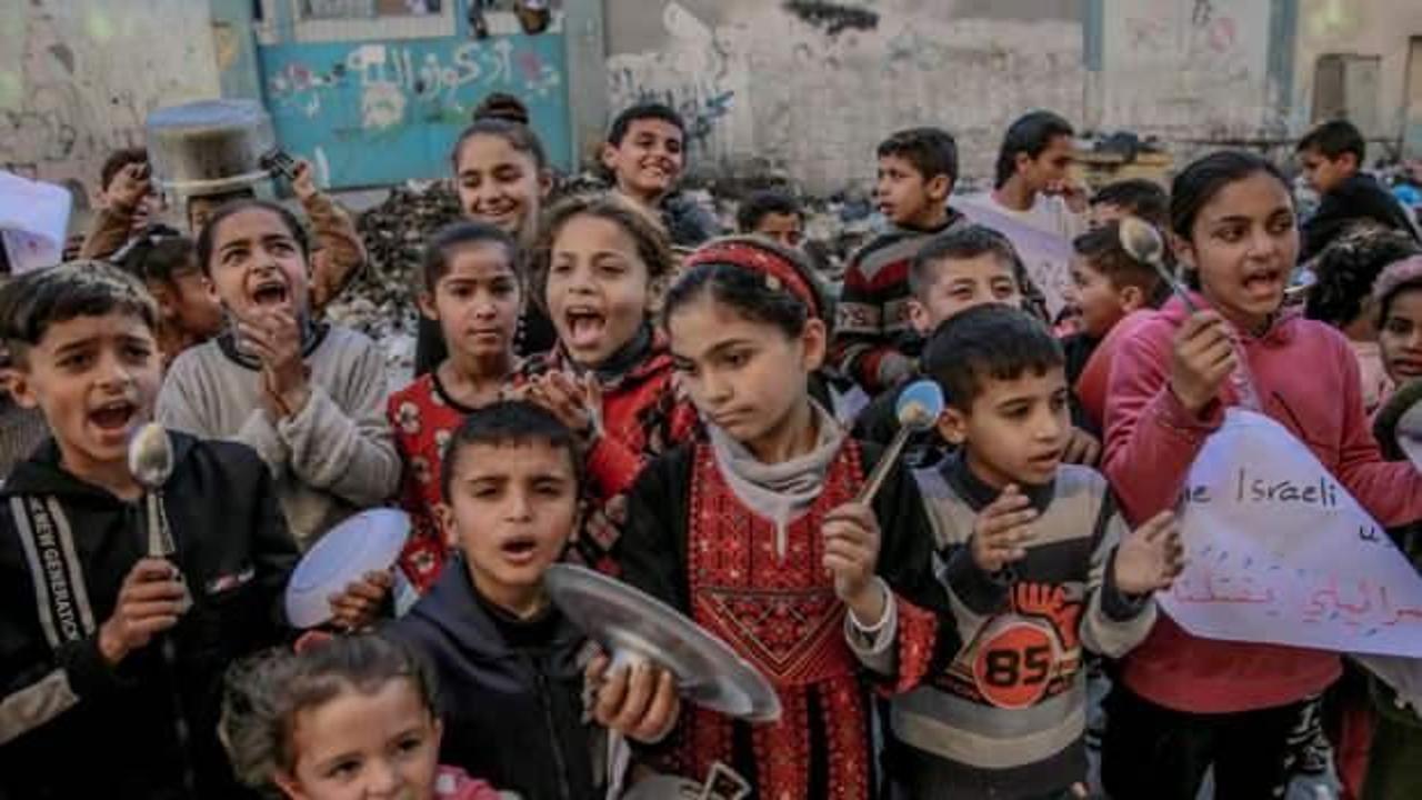 BM: Deyr el-Belah'ta 16 bin Filistinli bir okulda korkunç şartlarda yaşıyor