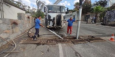 BODRUM BELEDİYE EKİPLERİ YAĞMUR MESAİSİNDE
