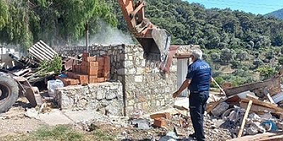 BODRUM’DA KAÇAK YAPILAŞMA İLE MÜCADELE SÜRÜYOR
