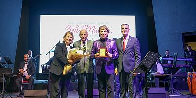 Bodrum'da Sanat Güneşi Zeki Müren'i Anma Konseri 