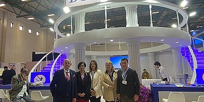 BODRUM STANDINDA PROTOKOL ÜYELERİ VE TURİZMCİLER BİR ARADA