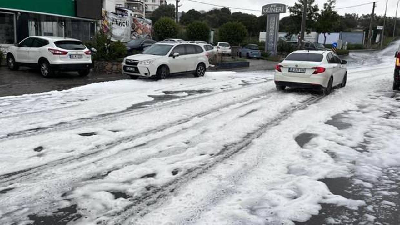 Bodrum'da yola dökülen kimyasal, yağmurla birleşince köpük haline geldi