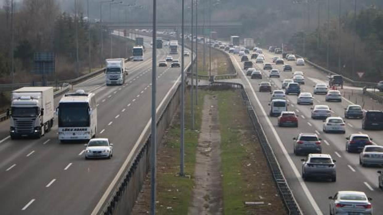 Bolu geçişinde otoyolda yoğun bayram trafiği