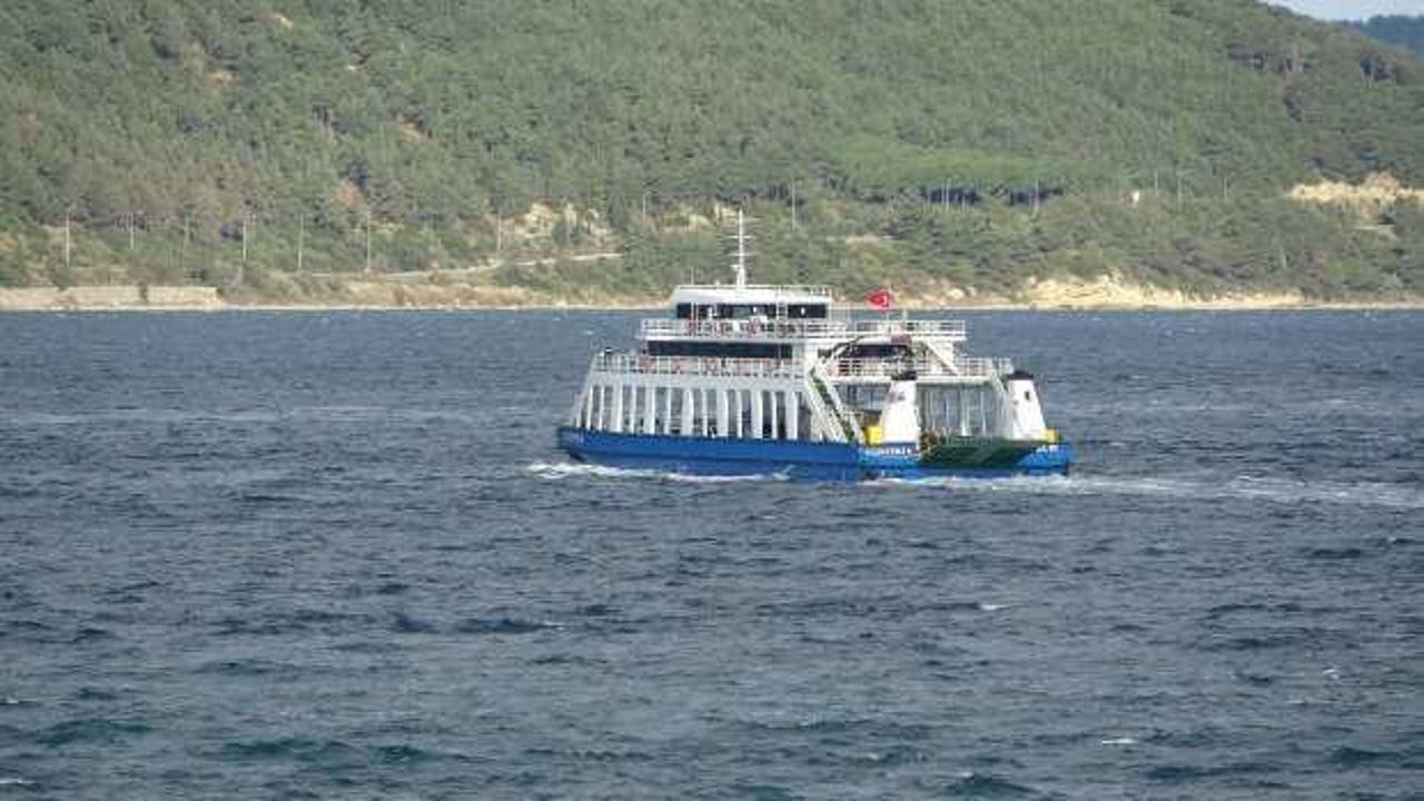 Bozcaada ve Gökçeada feribot seferlerine fırtına engeli