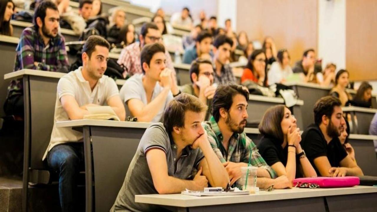 Bu ilçede üniversite öğrencilerine geri ödemesiz 10 bin TL'lik dev burs müjdesi!