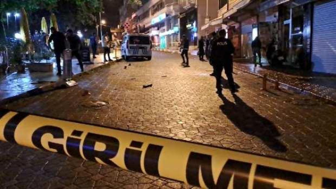 Büfe işletmecilerine silahlı saldırı: 2 yaralı