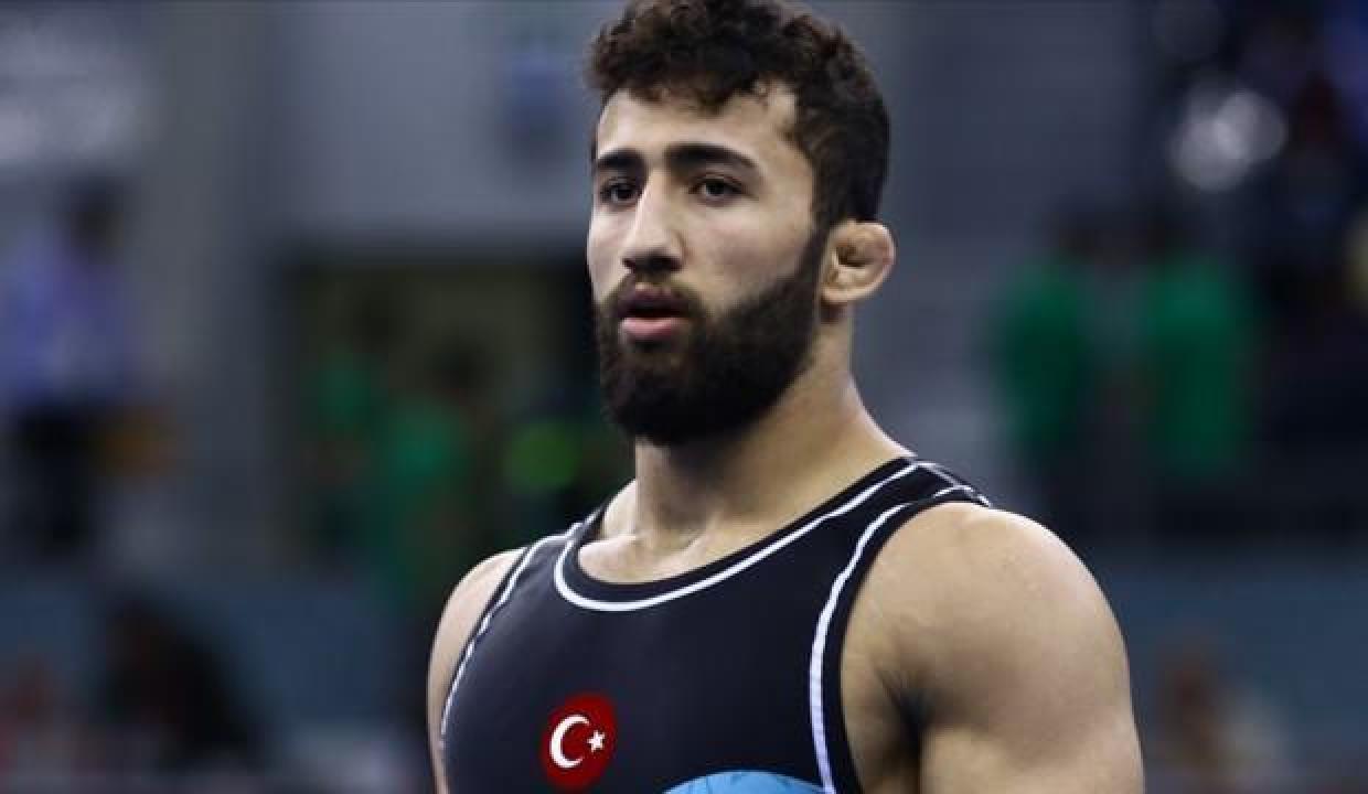 Burhan Akbudak bronz madalya kazandı