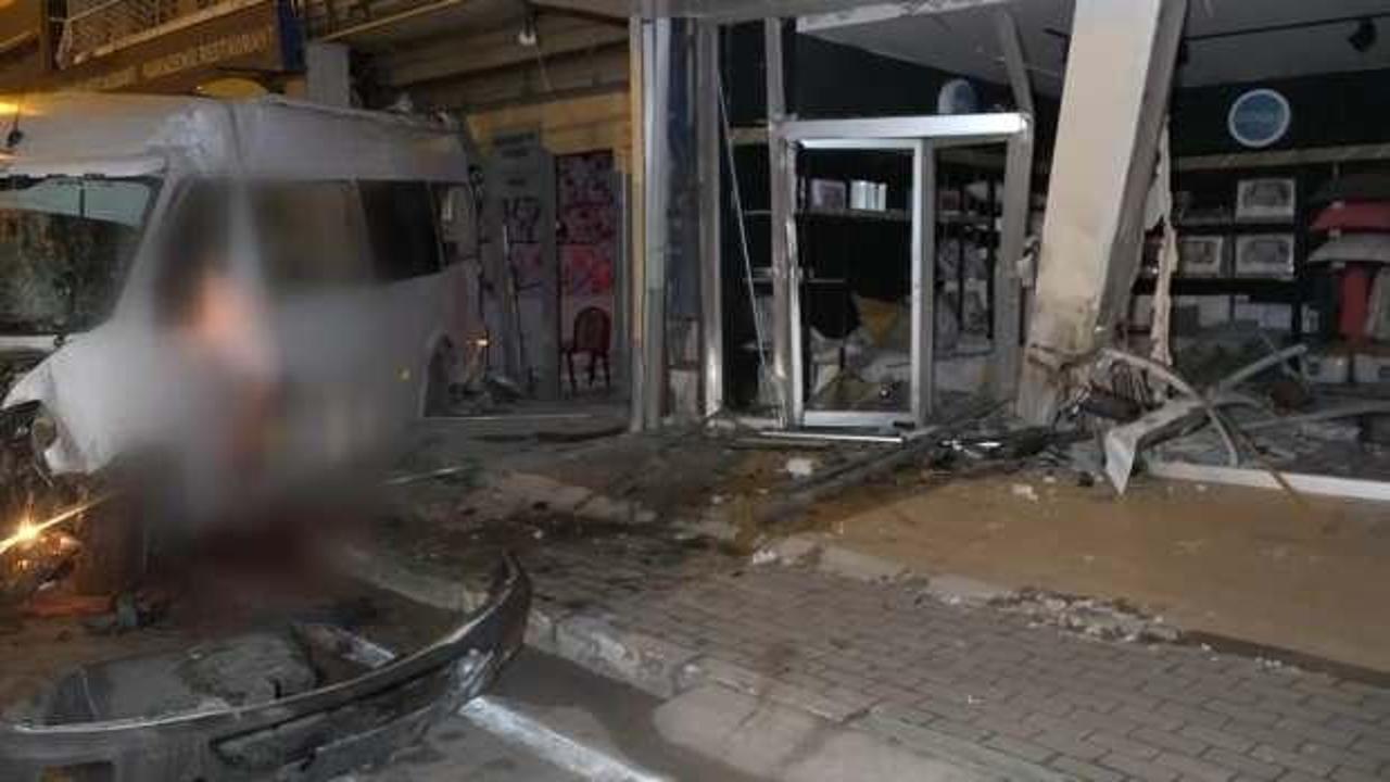 Bursa'da feci kaza: 1 ölü, 4 yaralı