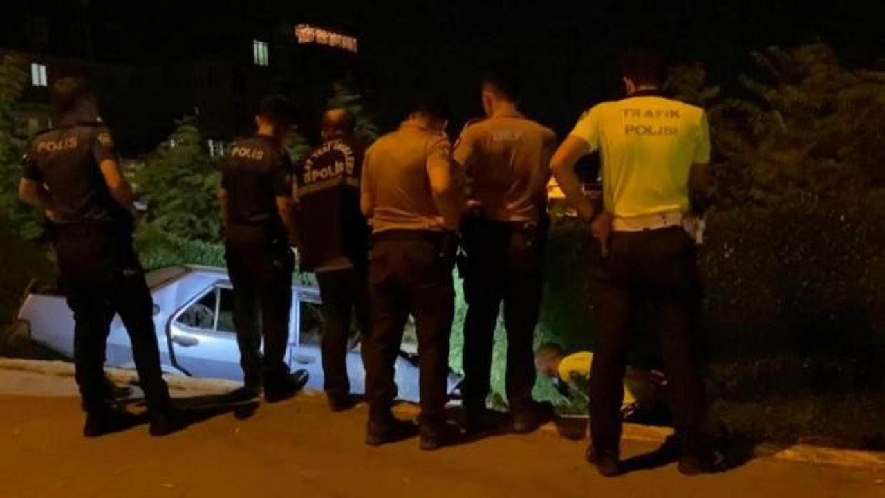Bursa’da otomobil inşaat alanına düştü: 1 ölü, 2 yaralı