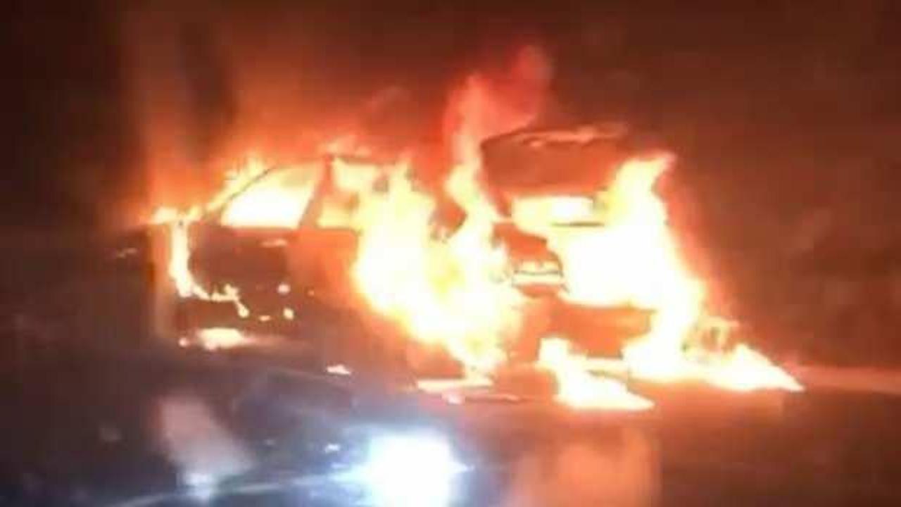 Bursa'da seyir halindeki otomobil alev topuna döndü