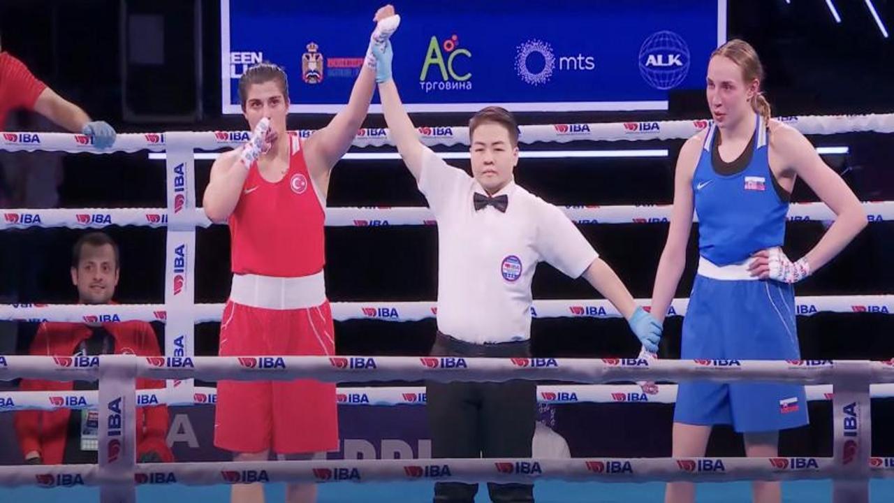 Busenaz Sürmeneli yarı finalde!