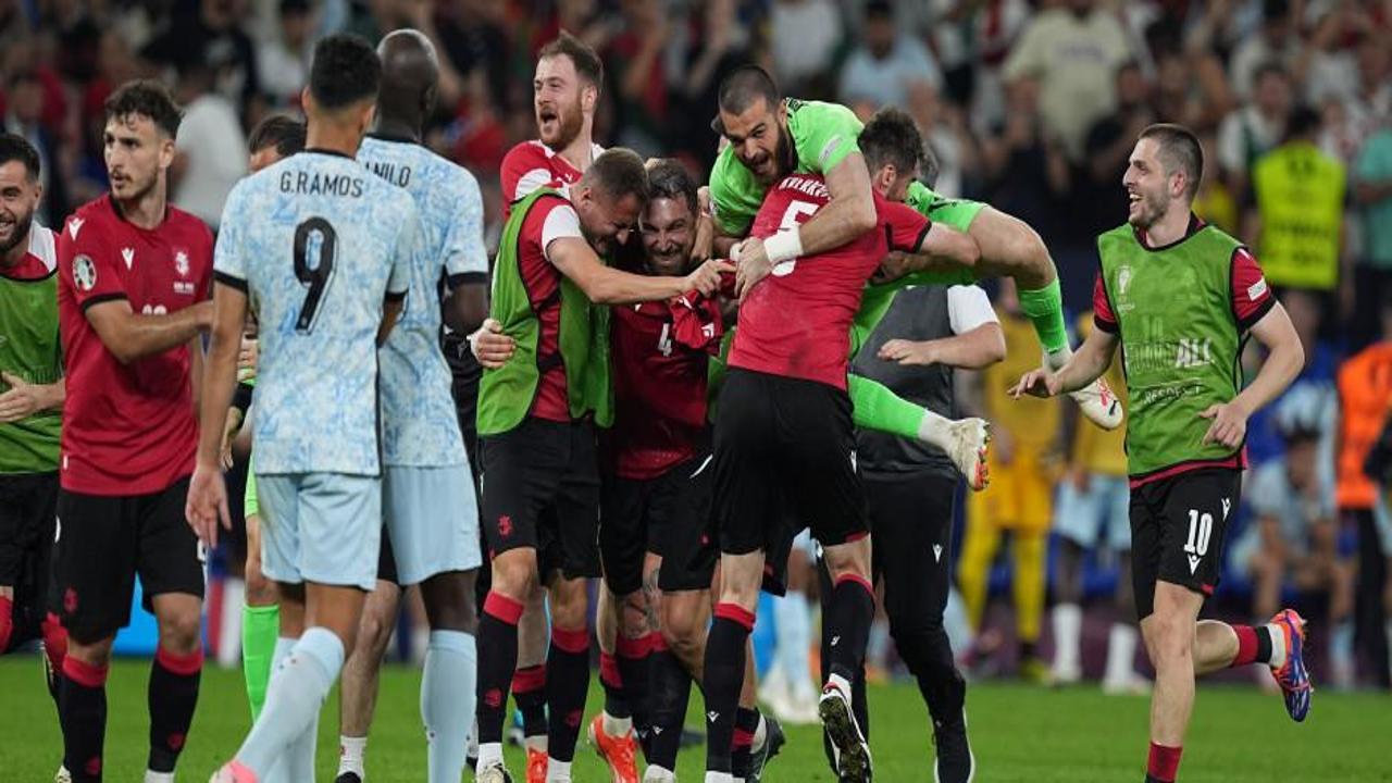 Büyük sürpriz! Gürcistan son 16 turuna yükseldi!