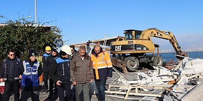 Büyükada Sahilinde İmara Aykırı Yapılar Kaldırıldı