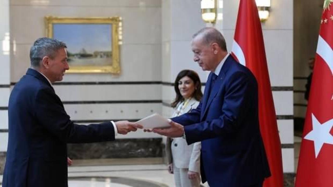 Büyükelçilerden Cumhurbaşkanı Erdoğan'a güven mektubu