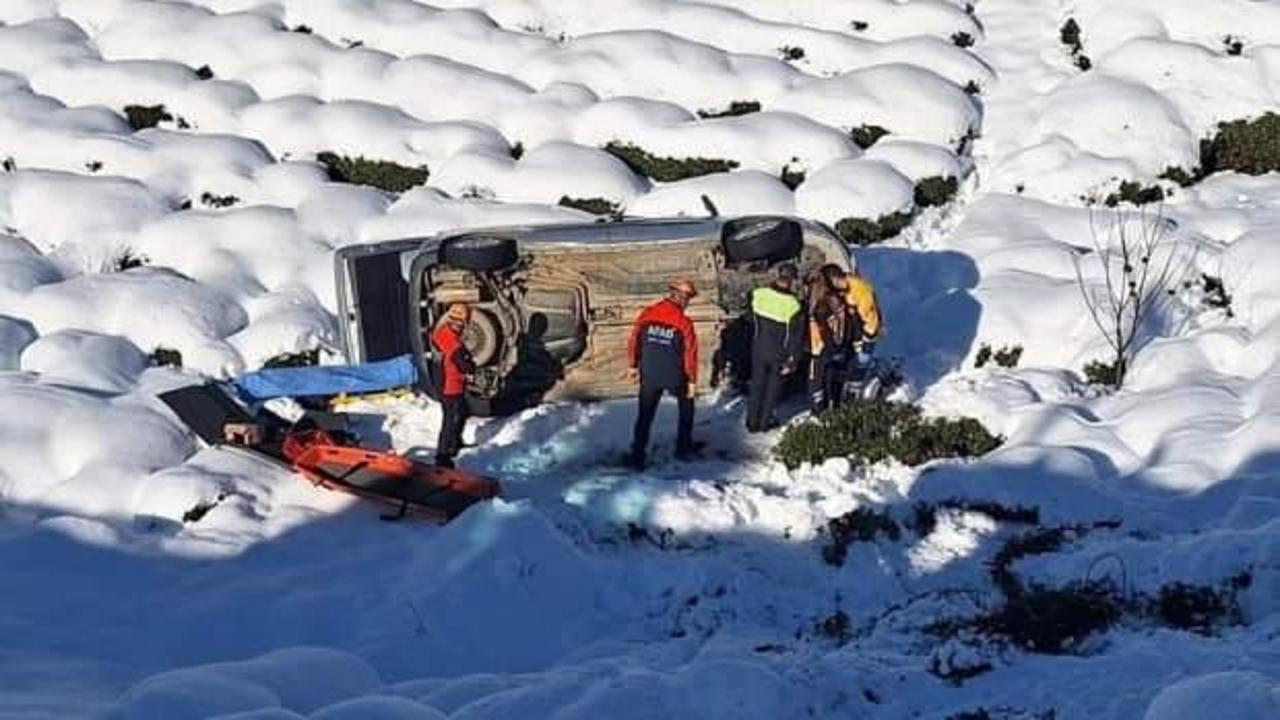 Buzda kayan otomobil çay bahçesine uçtu: 1 ölü