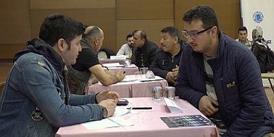 ÇALIŞMAK İSTEYEN DEZAVANTAJLI VATANDAŞLAR İÇİN TOPLU İŞ GÖRÜŞMESİ DÜZENLENDİ