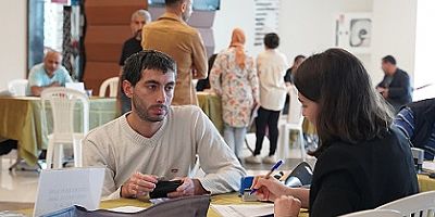 ÇALIŞMAK İSTEYEN DEZAVANTAJLI VATANDAŞLAR İÇİN TOPLU İŞ GÖRÜŞMESİ DÜZENLENDİ