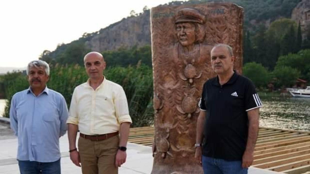 'Carettaların annesi Kaptan June', anısına anıt yapıldı