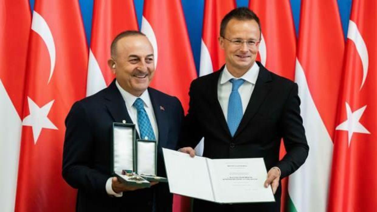Çavuşoğlu’na ‘Liyakat Nişanı’ madalyası